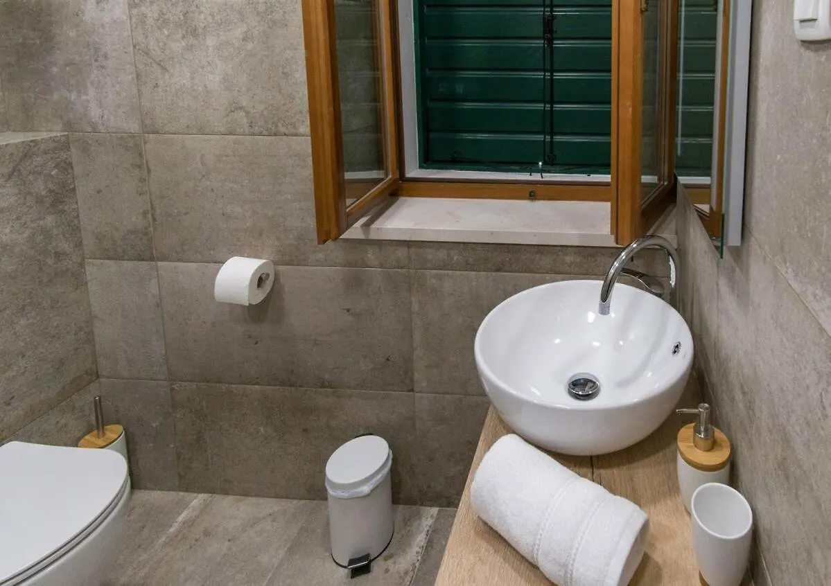 Jr Luxury Guesthouse2 Σπλιτ 4*,