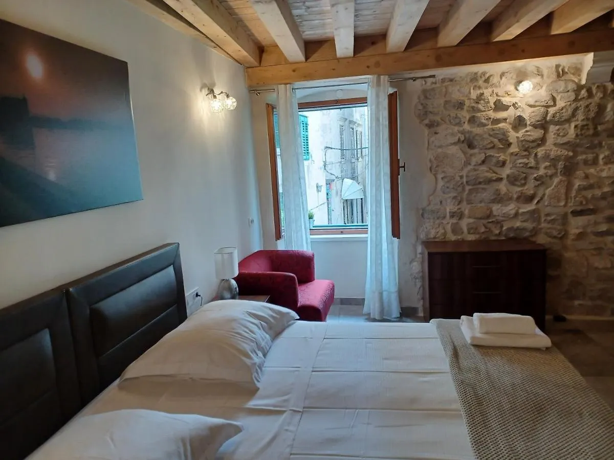 Jr Luxury Guesthouse2 Σπλιτ