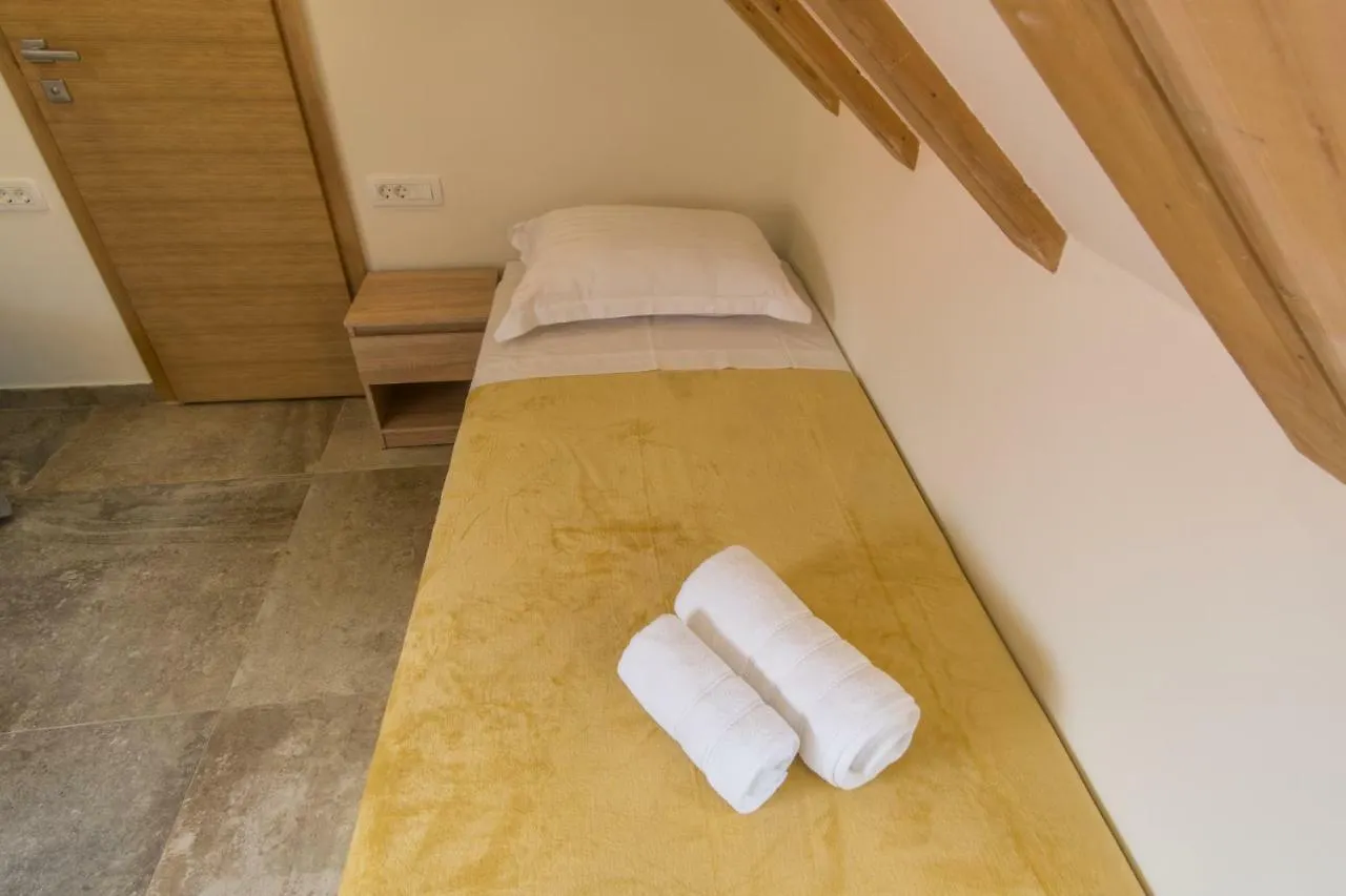 Πανσιόν Jr Luxury Guesthouse2 Σπλιτ
