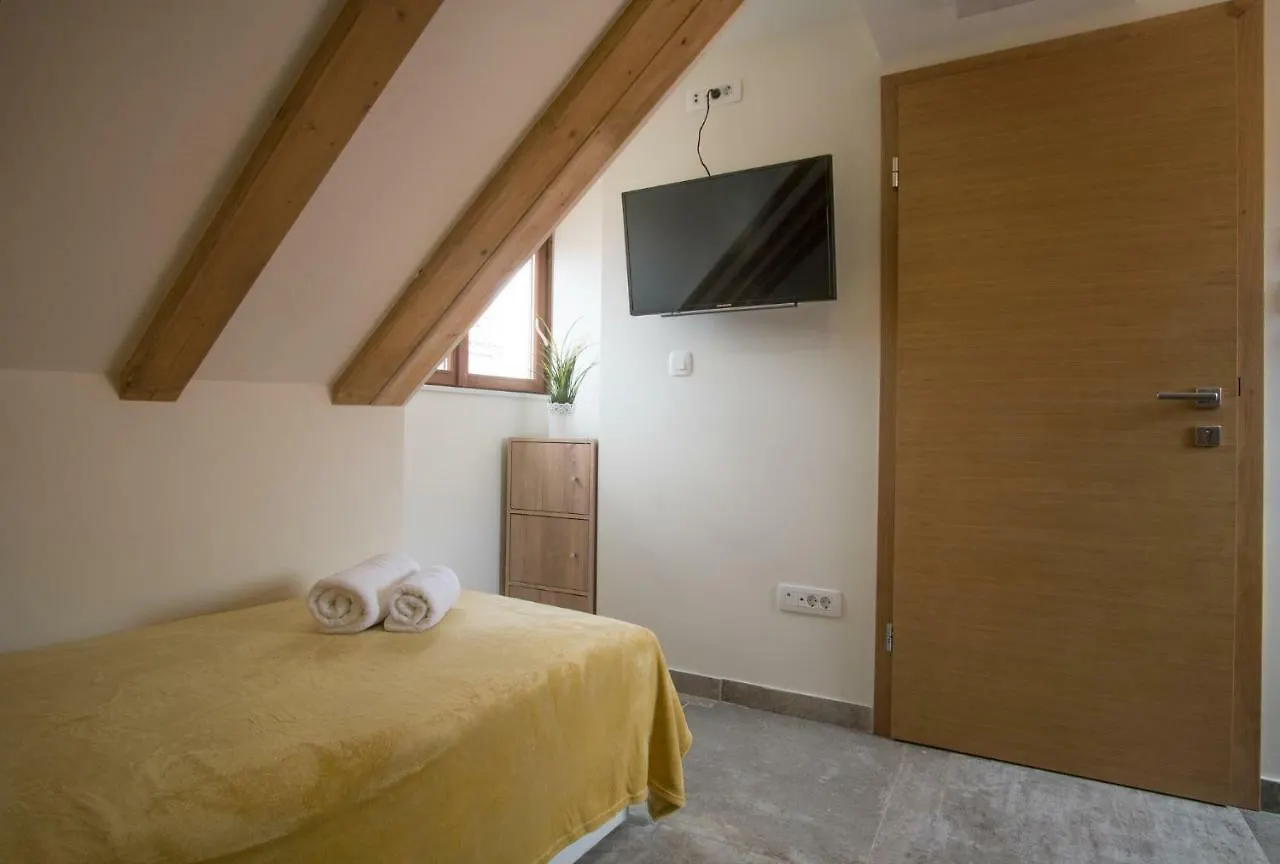 Πανσιόν Jr Luxury Guesthouse2 Σπλιτ