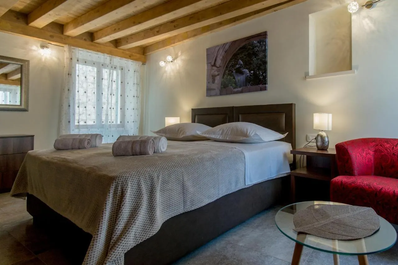 Jr Luxury Guesthouse2 Σπλιτ
